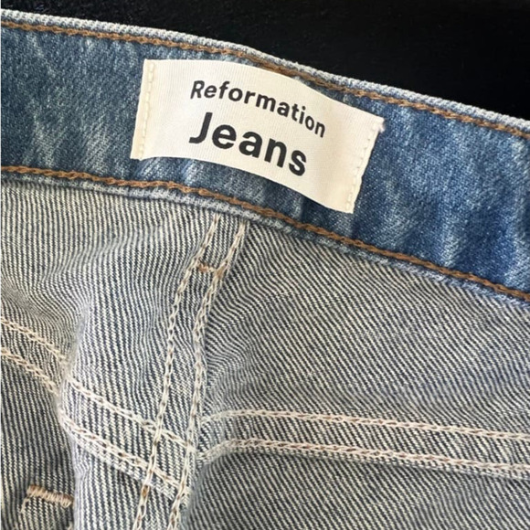 Reformation Cynthia High Rise Straight Jeans in Shasta Destroyed - Picture 7 of 12